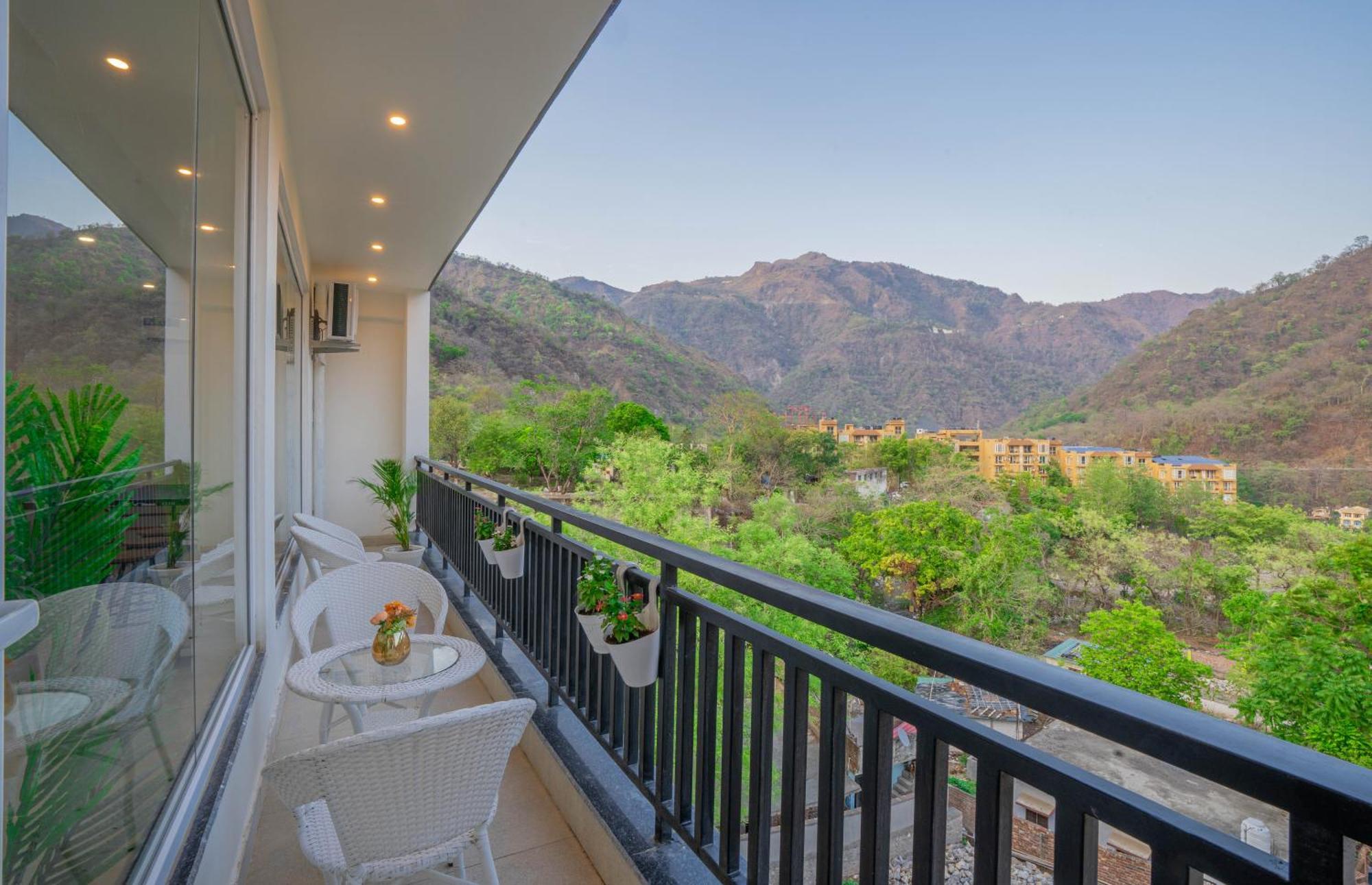 Perfectstayz Alpine Near Laxman Jhula Rishikesh Exterior photo